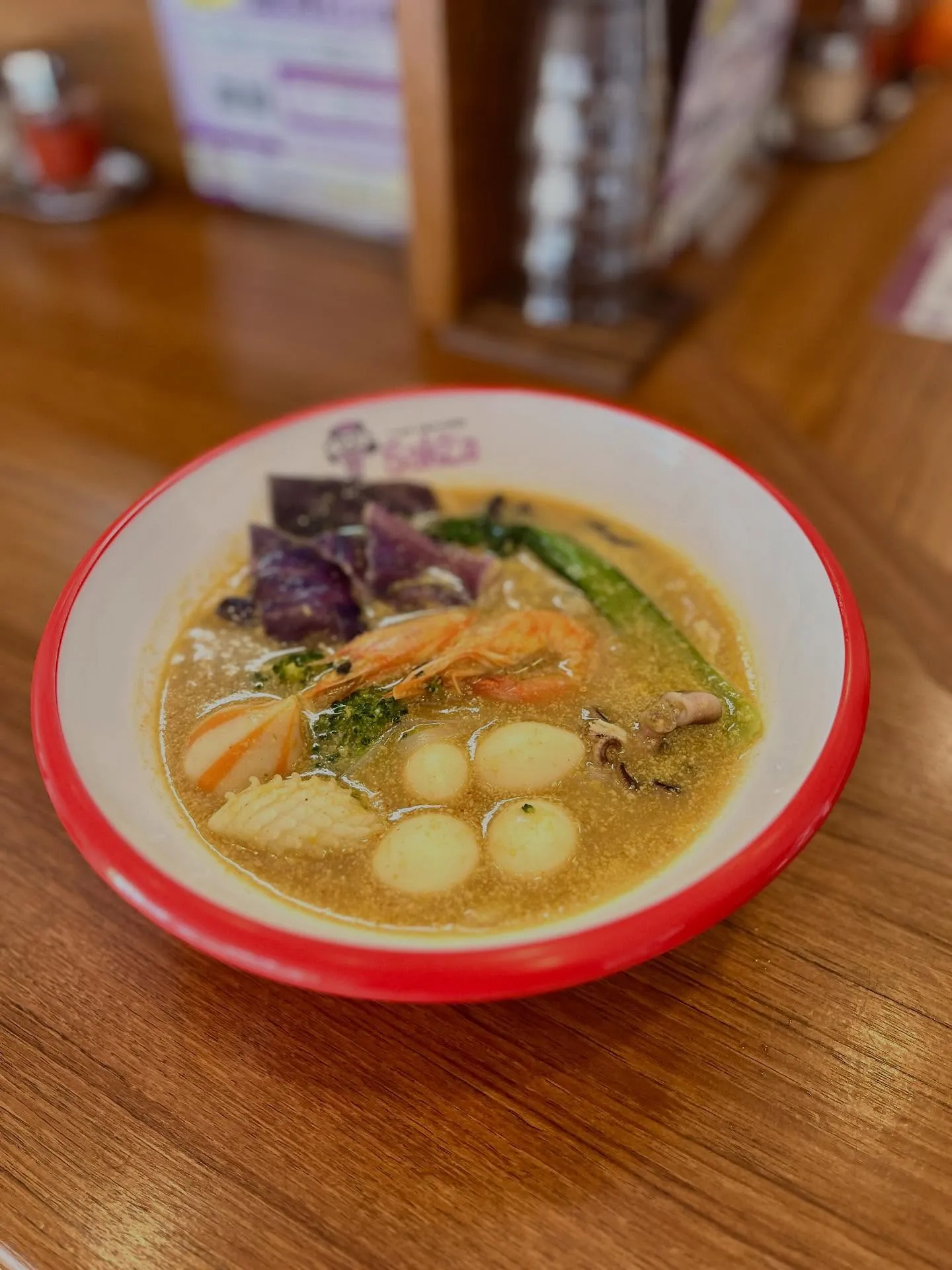 こんにちは！SakLa（サクラ）です🥥🍜